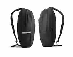 Mochila à tiracolo em 300D rPET e 600D rPET. Possui compartimento principal e bolso frontal com fecho. Contém elementos refletores e um elástico interior para transporte de garrafa. As alças e a parte posterior são almofadadas. 200 x 340 x 80 mm