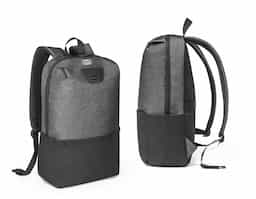 Mochila para notebook em 300D 2Tone de alta densidade com nylon, conferindo-lhe um acabamento brilhante. Possui 1 compartimento principal com divisória para notebook até 15,6", 1 bolso frontal com zíper e 2 bolsos laterais em tela. Parte posterior e alças almofadadas. Contém uma alça de transporte para trolley. Capacidade até 17 L. 280 x 440 x 150 mm