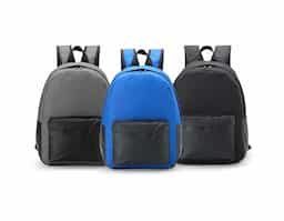 Para quem valoriza a organização em todas as suas atividades, nossa mochila em nylon de 33 litros com detalhes em couro sintético é a escolha certa. Versátil e resistente à água, ela conta com dois compartimentos, sendo o principal destinado para notebooks de até 15,6 polegadas. Além disso, possui um bolso frontal e bolsos laterais que facilitam ainda mais a organização no dia a dia.