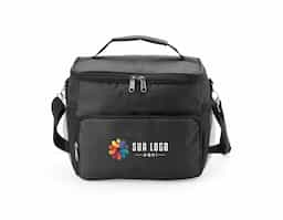 Leve praticidade e estilo para seu dia com esta incrível bolsa térmica de poliéster! Com dois compartimentos + um bolso telado internamente, ela oferece a capacidade perfeita para manter suas refeições e bebidas fresquinhas onde quer que você vá. O revestimento térmico em PEVA atóxico, com costura soldada, garante um isolamento impecável e à prova de vazamentos. Equipada com alça de mão e alça transversal ajustável e removível, essa bolsa é versátil e confortável para qualquer ocasião. Os bolsos laterais telados completam o design, oferecendo ainda mais espaço para os pequenos itens essenciais. Ideal para quem busca praticidade sem abrir mão do charme!