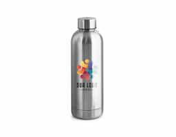 Garrafa em aço inox (90% reciclado) de parede dupla térmica, isolada a vácuo. Garrafa com acabamento em mate metálico. Capacidade até 550 mL. Fornecido em caixa presente de papel kraft. Certificação EU Food Grade. ø73 x 222 mm