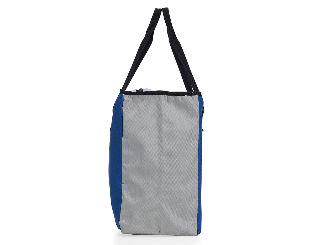 Sacola de poliéster com capacidade para 25 litros com bolso térmico. Contém um pequeno bolso interno de zíper e dois compartimentos principais, sendo um deles térmico e com fechamento de zíper.