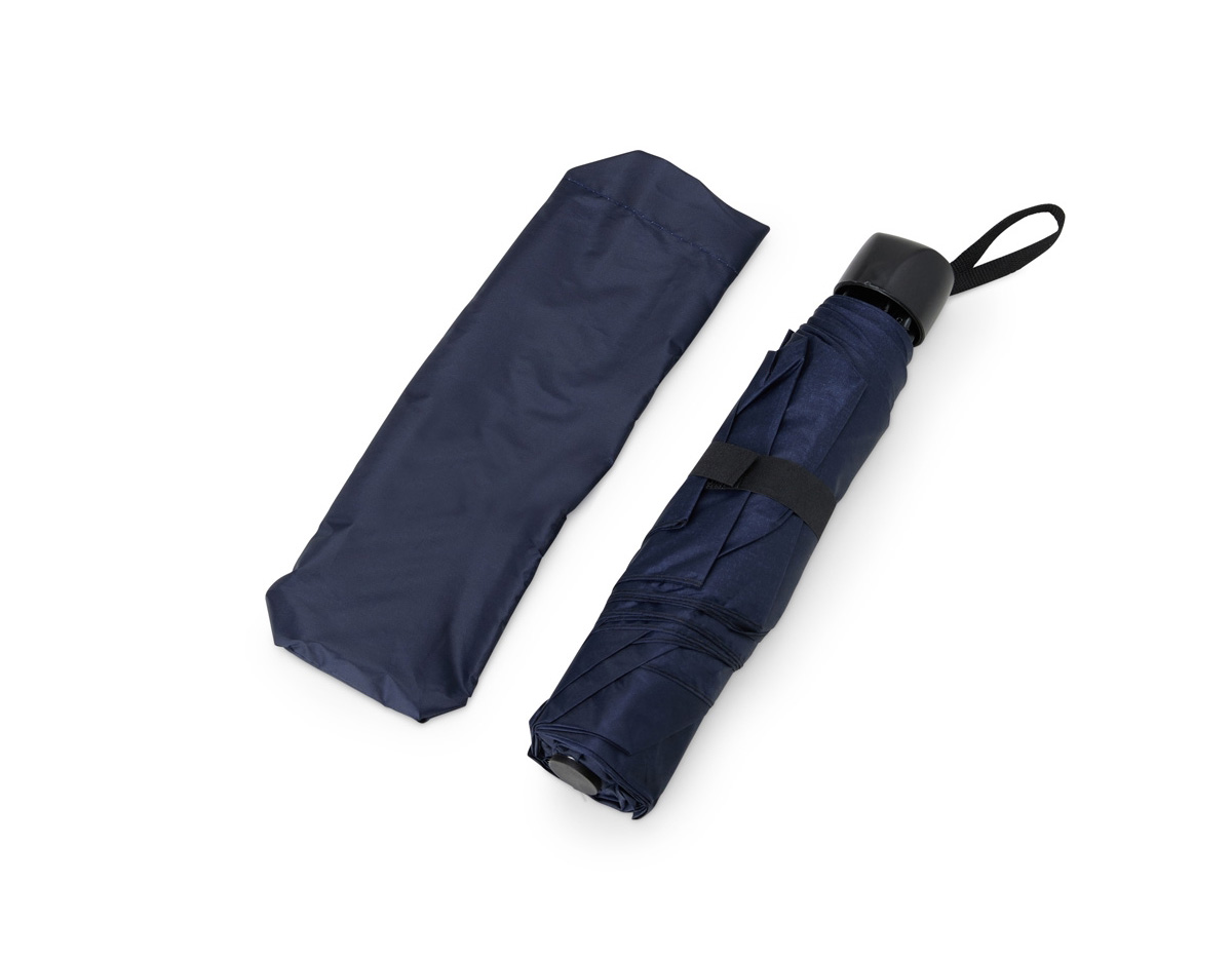 Guarda chuva manual de tecido em nylon com parte interna em vinil. Possui 7 varetas e estrutura em aço, pegador, botão de abertura e alça de nylon. Acompanha capa protetora.