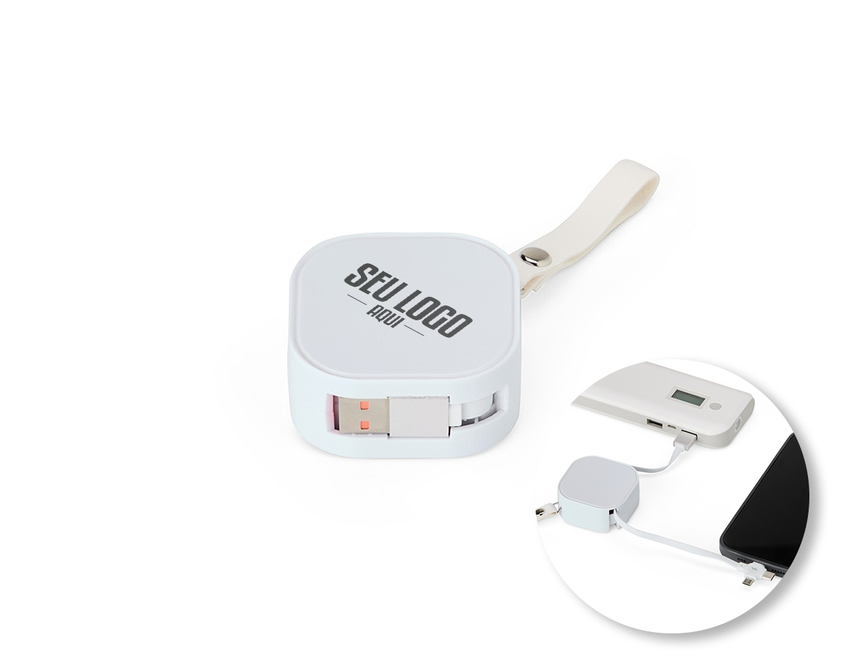 Cabo USB retrátil com suporte para celular. Contém entradas Lightning/iPhone, V8/Android, Tipo-C/Android e 4 diferentes ajustes do comprimentos dos cabos. Suporte de frente lisa e com alça para transporte em couro sintético.