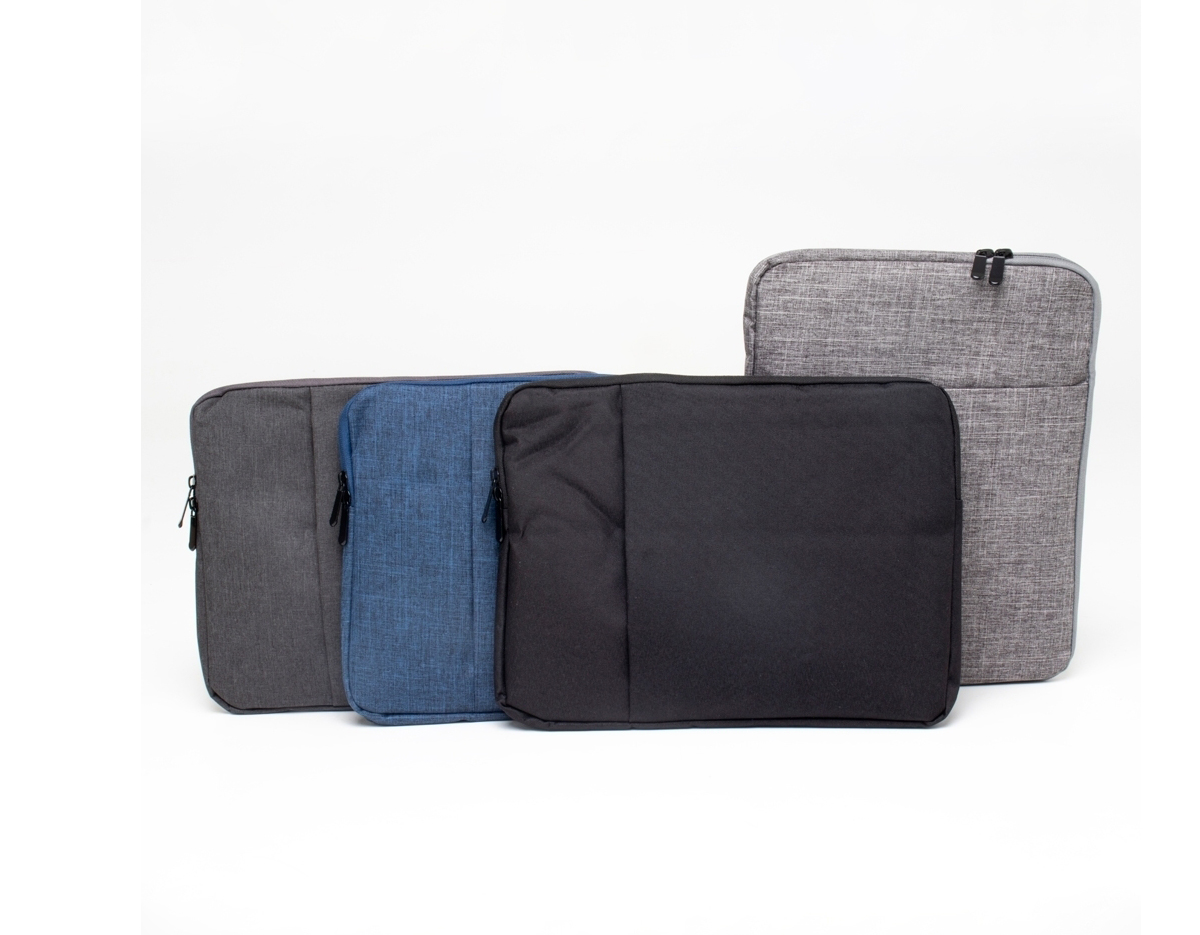 Pasta para tablet e notebook 14 em poliéster resistente à água com dois compartimentos e parte interna com estofamento aveludado.