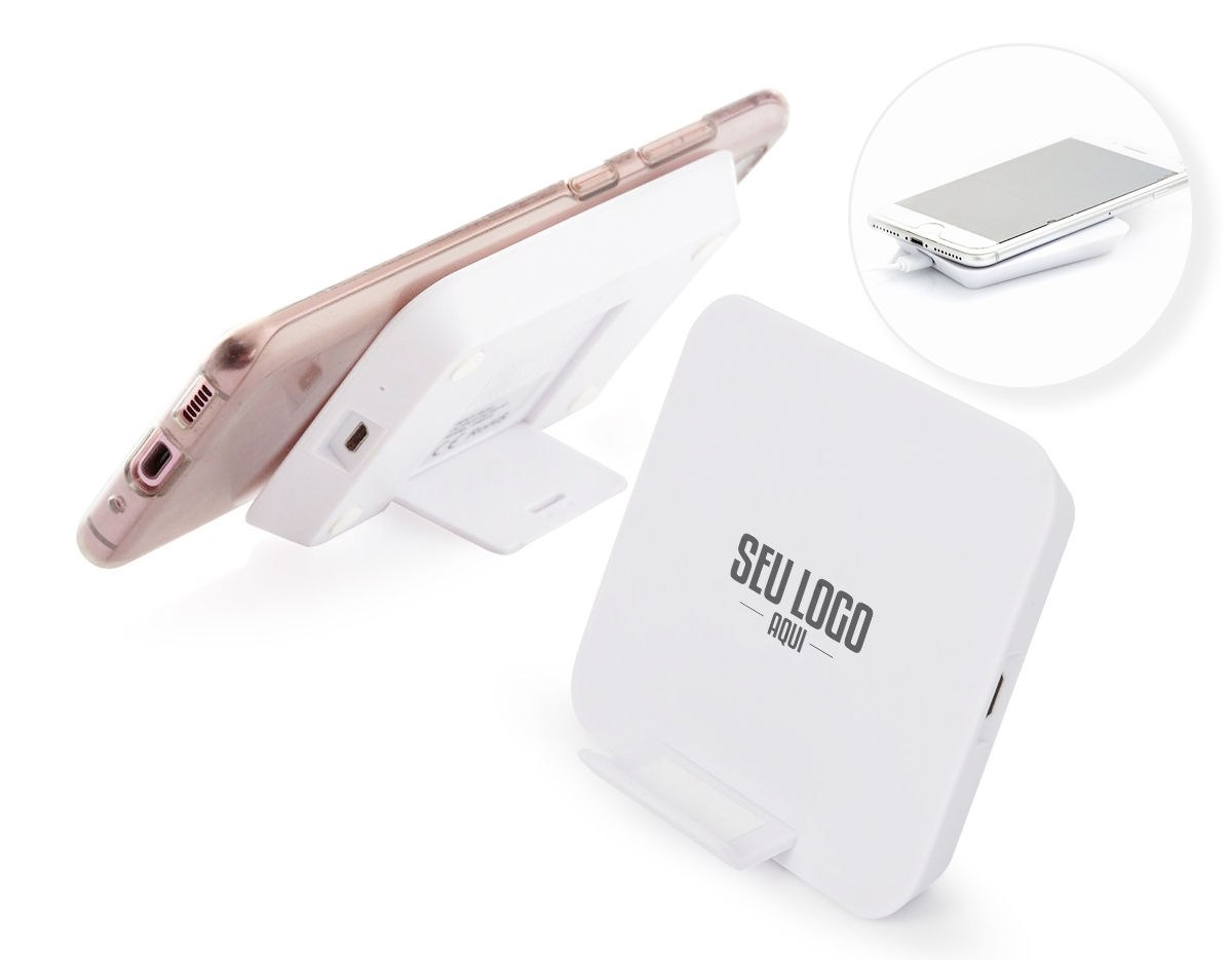 Este carregador wireless suporta entrada de 5V/1A e oferece saída de 5V/700mA, compatível com dispositivos que utilizam tecnologia QI. Além de carregar seu smartphone, pode ser usado como suporte para maior conveniência. Certificado pela CE e RoHS, garante segurança e qualidade.
