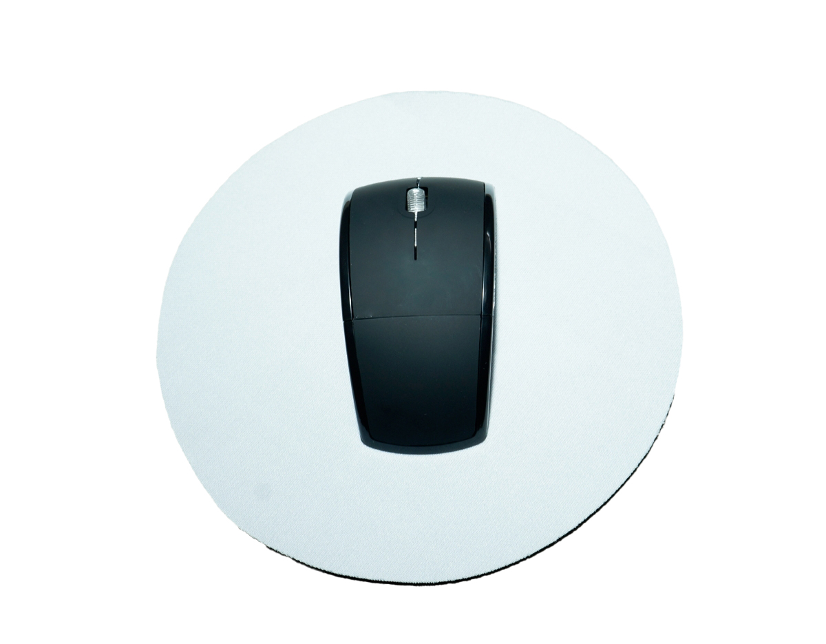 O mouse pad circular de neoprene possui parte inferior emborrachada antideslizante, garantindo estabilidade durante o uso. Ideal para proporcionar conforto e precisão ao utilizar o mouse, além de ser durável e fácil de limpar.