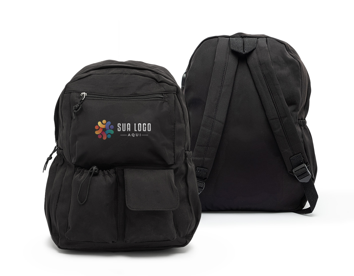 Mochila de poliéster de 25 litros com dois compartimentos, sendo o principal com um bolso raso para notebook de até 15,6 polegadas. A mochila possui um adaptador USB externo e quatro bolsos: dois laterais com elástico, um com velcro e um com cordão ajustável.