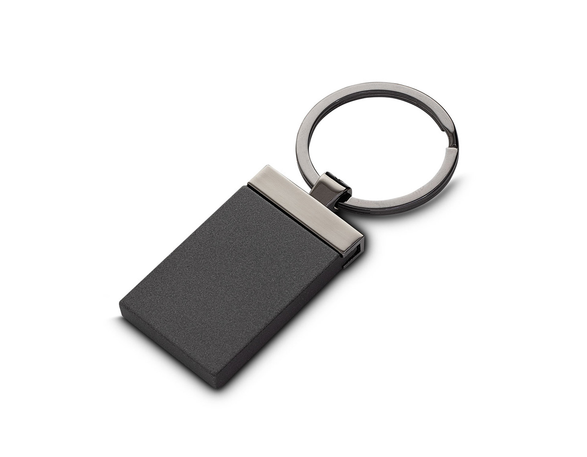 Chaveiro feito de liga de zinco, ferro e alumínio, ideal para uso diário. Vem acompanhado de um estojo para armazenamento e proteção.