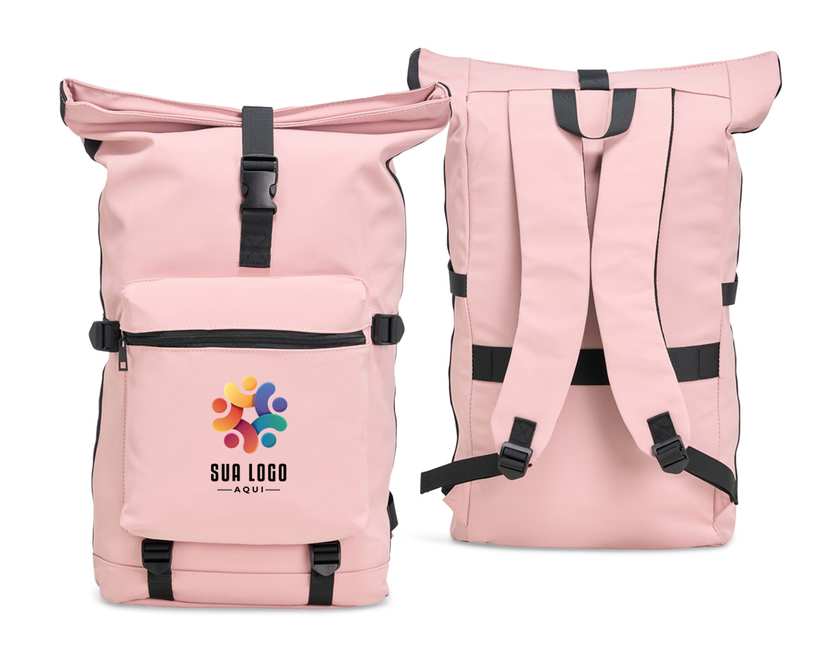 Mochila de couro sintético de 41 litros resistente à água. Possui dois compartimentos, sendo o principal com bolso para notebook de 15,6 polegadas. Possui fechamento por zíper e cinto com velcro, fivelas nas laterais para maior ajuste e engate para mala de viagem.