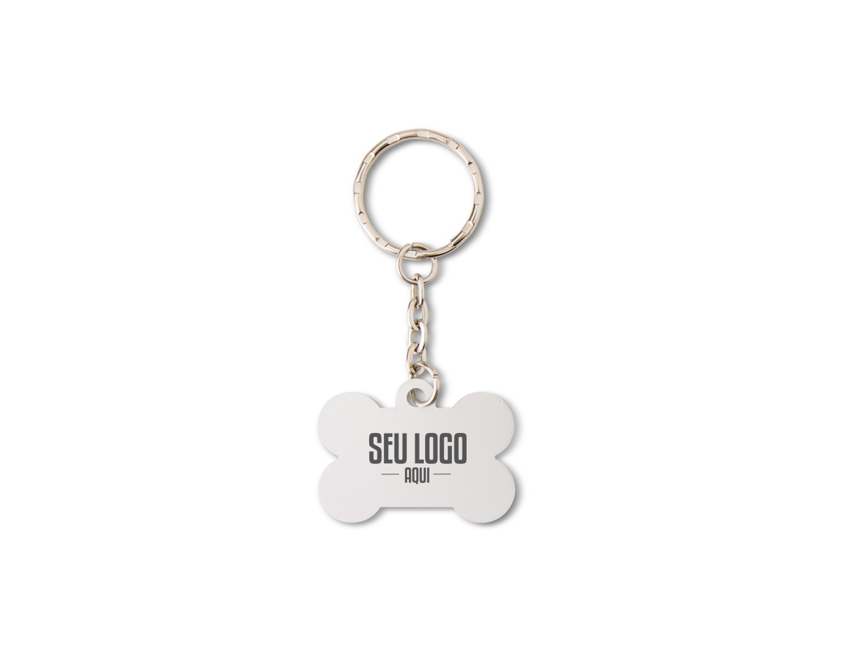 Chaveiro metálico fosco em formato de osso, com acabamento liso em ambas as faces. Seu design simples e elegante o torna uma opção discreta e versátil para organizar chaves ou como acessório. A textura fosca confere um toque sofisticado, ideal para quem busca praticidade e estilo em um item do dia a dia. Compacto e leve, é fácil de transportar e combina com diferentes estilos pessoais.