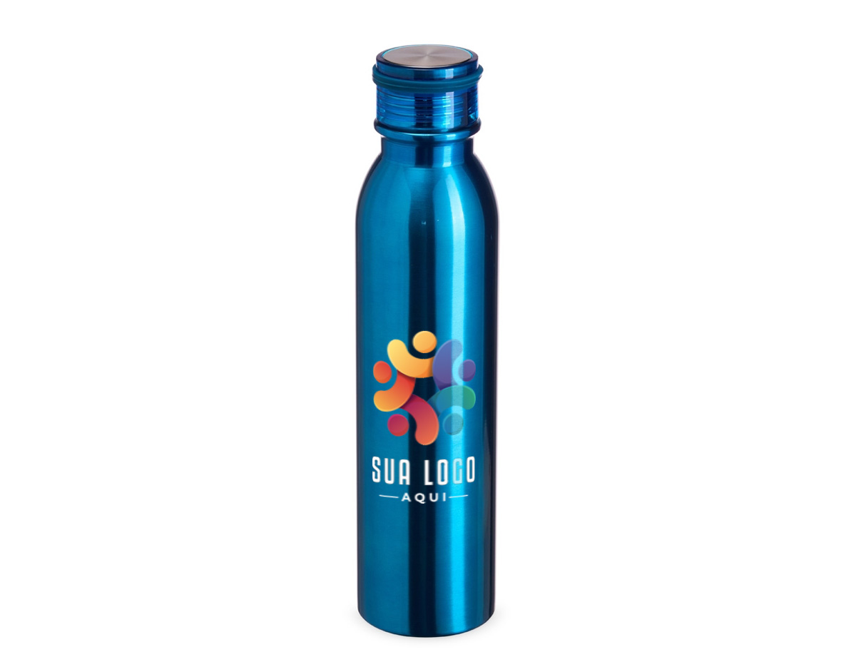 Bebidas na temperatura ideal em qualquer momento do dia. Esta garrafa térmica feita em inox 304, com parede dupla e capacidade de até 800ml é perfeita para qualquer ocasião, leve-a para a academia, parque ou até mesmo, para o trabalho. A sua alça de transporte é feita de silicone e está embutida na tampa (retire-a quase que completamente para usá-la). Uma verdadeira aliada na correria do dia a dia.