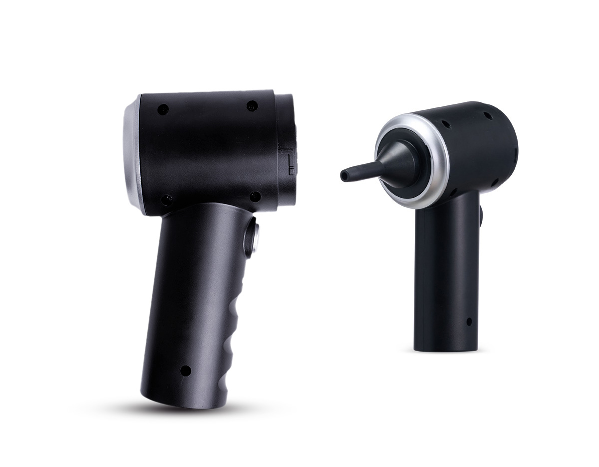 O aspirador 3 em 1 é perfeito para limpar e proteger seus móveis, com funções de aspiração e sopro. Compacto e sem fio, ele alcança até os cantos mais difíceis da casa e do carro, proporcionando praticidade. Feito de plástico resistente, possui carregamento via cabo USB. A função de sopro é ideal para remover resíduos de mesas, gavetas e teclados, tornando a limpeza mais fácil e eficiente em qualquer ambiente. Ideal para quem busca praticidade e versatilidade. Acompanha: 01 - Ponta de Escova; 01 - Ponta para Cantos e Detalhes; 01 - Ponta Fina para Soprar; 01 - Filtro; 01 - Ponta para Aspirar.