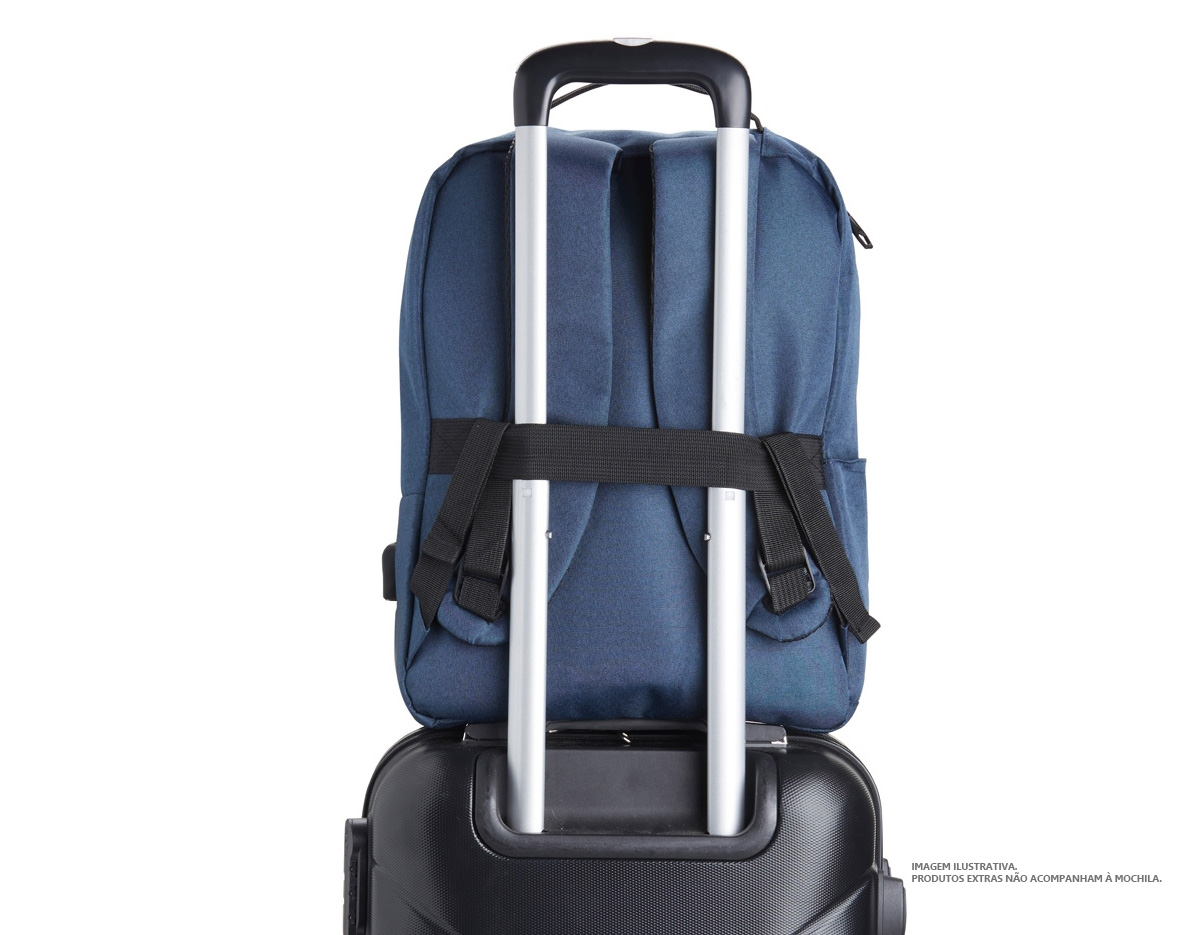 Mochila de nylon 27 litros com três compartimentos, sendo o principal com bolso para notebook 15.6 polegadas. Com divisórias internas para acessórios, bolso lateral, alça para engate em malas de viagem e suporte externo usb.