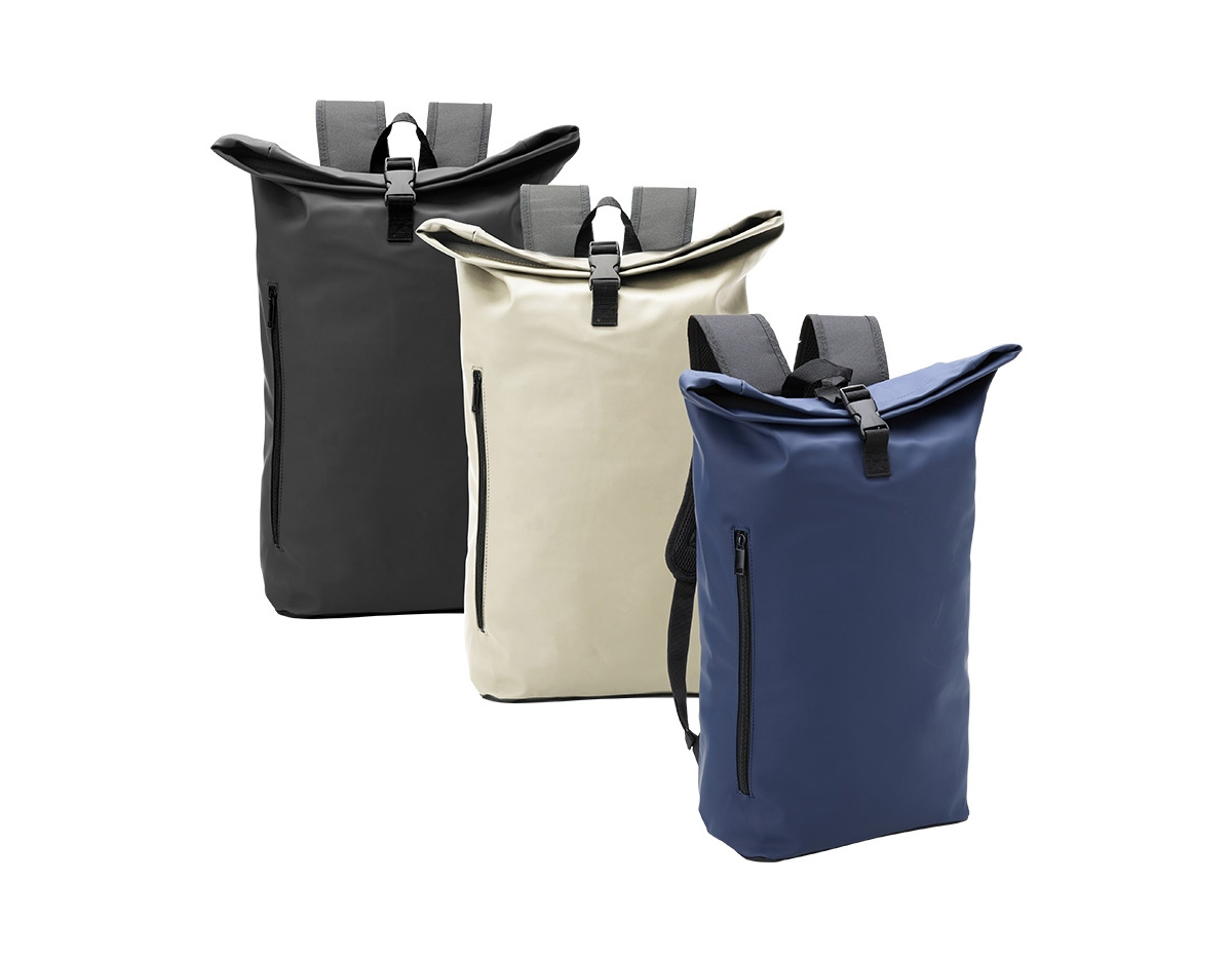A Mochila de Couro Sintético 26L é a opção perfeita para quem busca uma solução versátil para o dia a dia. Com um design moderno e descontraído, inspirado no formato de saco, ela se adapta facilmente a diversas ocasiões, como viagens, passeios, estudos ou trabalho. Feita em couro sintético resistente à água, proporciona proteção para os itens, mesmo em dias chuvosos. A mochila possui dois compartimentos funcionais: um bolso frontal com zíper para acesso rápido e prático aos itens essenciais, e um compartimento principal espaçoso com fechamento por fivela, garantindo segurança. Seu design flexível a torna uma excelente escolha para quem busca uma mochila para atender diversas necessidades.