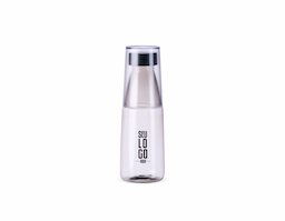 Garrafa e copo em um único produto! Com capacidade de 550ml, a garrafa 2 em 1 é fabricada em plástico e possui um copo integrado, ideal para consumir água, chá gelado e outras bebidas com praticidade. Conta com tampa rosqueável que garante segurança e evita vazamentos, enquanto o design compacto facilita o transporte para onde for. Uma escolha funcional e prática para diferentes momentos.