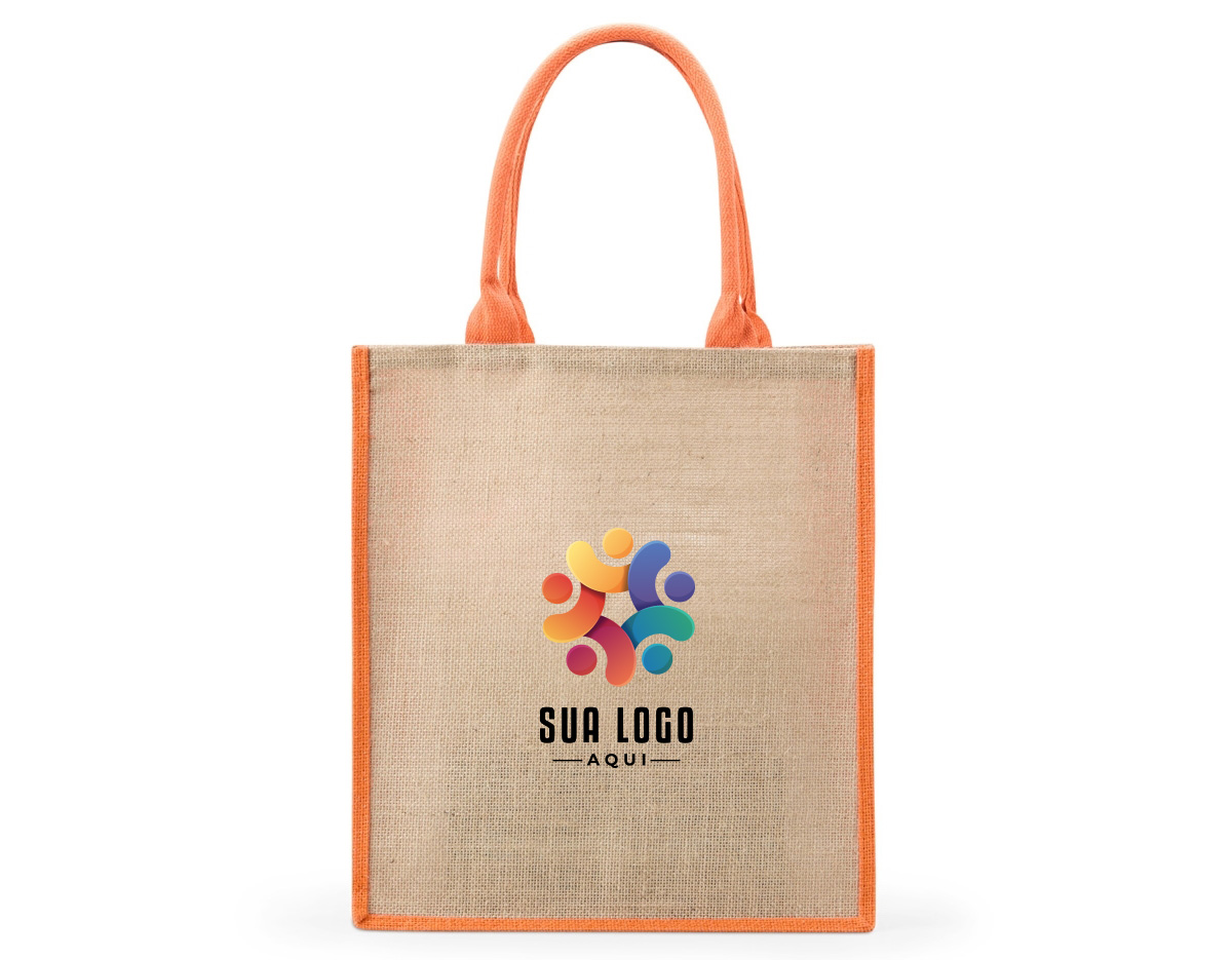 Sacola ecológica confeccionada em juta, um material resistente e sustentável, ideal para quem busca reduzir o impacto ambiental. Com um design prático e versátil, possui alças costuradas na parte interna, garantindo maior durabilidade e conforto ao carregar. Perfeita para compras, passeios ou uso diário, essa sacola é uma excelente alternativa às sacolas plásticas, ajudando a preservar o meio ambiente com estilo e funcionalidade