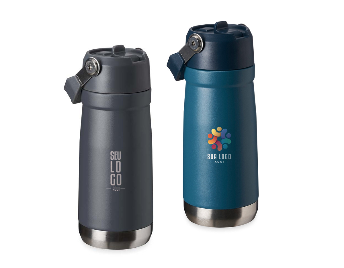 Garrafa térmica em inox com parede dupla e 550ml de capacidade. Possui tampa com alça para transporte, bico flip prático e canudo interno. Ideal para manter bebidas na temperatura ideal.