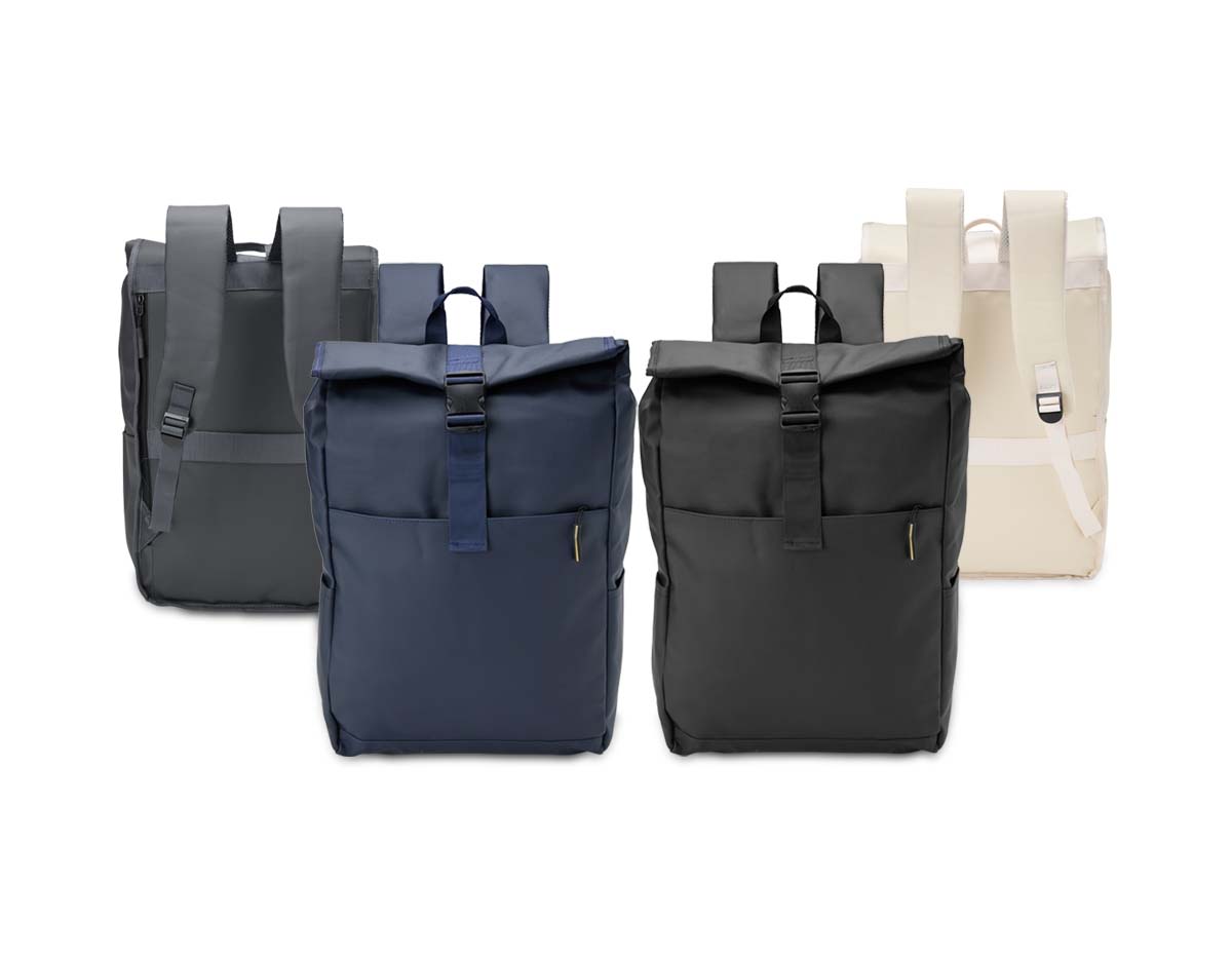 Design funcional e resistente! A mochila de poliuretano impermeável de 23 litros é a escolha ideal para quem busca segurança no transporte de itens. Com três compartimentos, sendo o principal com bolso interno, fechamento em velcro e fivela, além de um compartimento traseiro no estilo antifurto, esta mochila oferece organização e proteção para os pertences. Conta também com dois bolsos laterais de fácil acesso, alça para engate em malas de viagem, alça de mão e alças para costas ajustáveis com revestimento espumado, garantindo conforto durante o uso.