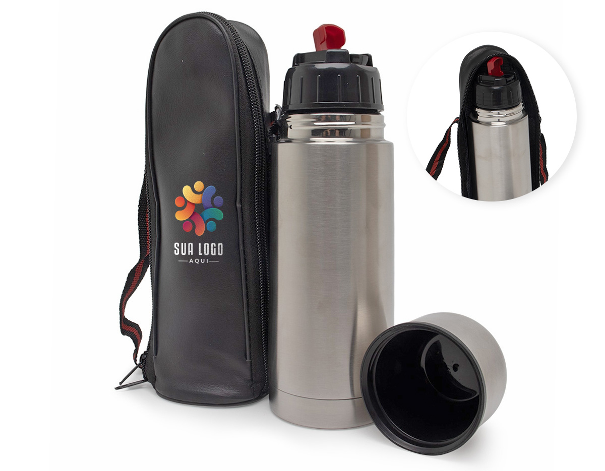 Garrafa térmica de 350ml feita em inox, com tampa rosqueável e tampa interna em plástico resistente. Acompanha capa protetora de couro sintético e alça de nylon para facilitar o transporte.