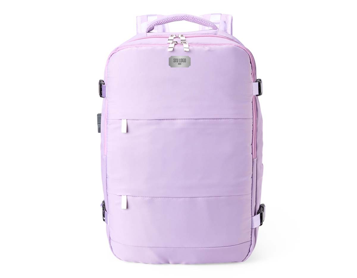 Versátil e completa, essa mochila de 41 litros é a escolha ideal para viagens, transporte de materiais de trabalho, estudo e todos os momentos do dia a dia! Com compartimentos inteligentes, ela oferece mais organização e segurança, além de resistência à água. Produzida em poliéster, são seis compartimentos, incluindo um para itens molhados, um exclusivo para tênis, um espaço amplo para roupas e documentos com entrada USB, um compartimento para notebook de até 15,6” e um bolso antifurto para maior proteção. Expansível e prática, conta ainda com fivelas ajustáveis, alças reguláveis que distribuem o peso de forma equilibrada, bolso lateral para garrafa, costas acolchoadas e engate para mala de viagem. Funcionalidade e conforto para qualquer ocasião!