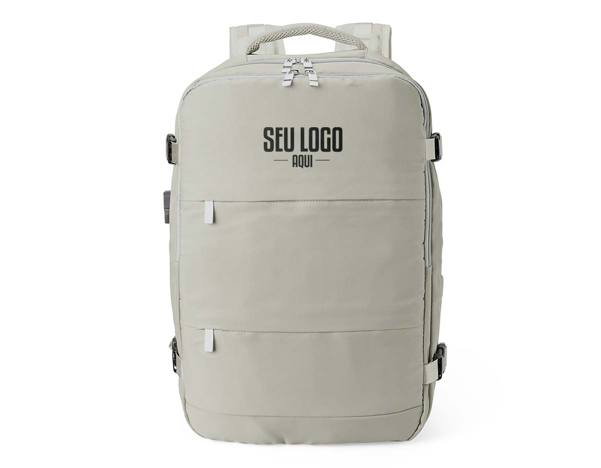 Versátil e completa, essa mochila de 41 litros é a escolha ideal para viagens, transporte de materiais de trabalho, estudo e todos os momentos do dia a dia! Com compartimentos inteligentes, ela oferece mais organização e segurança, além de resistência à água. Produzida em poliéster, são seis compartimentos, incluindo um para itens molhados, um exclusivo para tênis, um espaço amplo para roupas e documentos com entrada USB, um compartimento para notebook de até 15,6” e um bolso antifurto para maior proteção. Expansível e prática, conta ainda com fivelas ajustáveis, alças reguláveis que distribuem o peso de forma equilibrada, bolso lateral para garrafa, costas acolchoadas e engate para mala de viagem. Funcionalidade e conforto para qualquer ocasião!