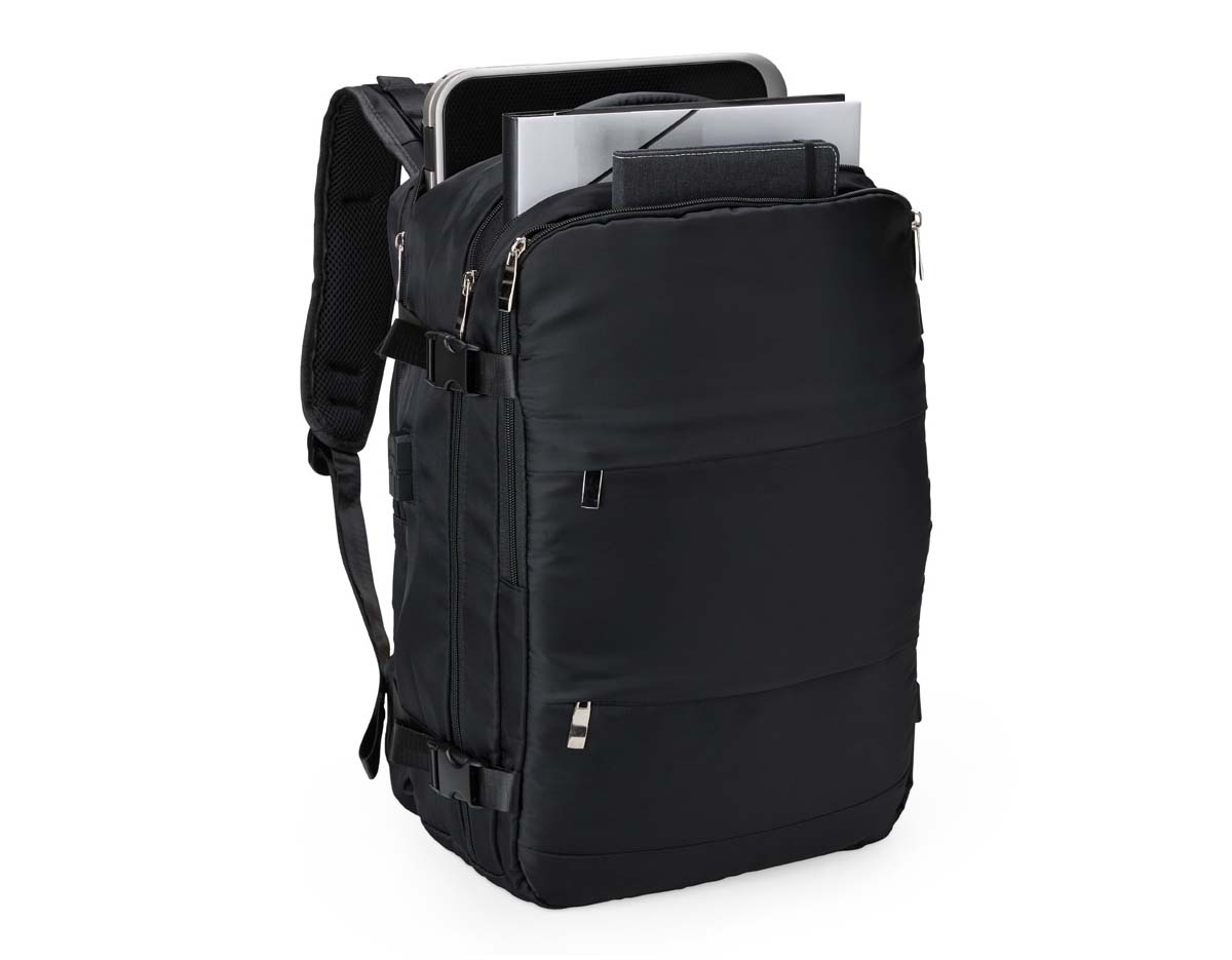 Versátil e completa, essa mochila de 41 litros é a escolha ideal para viagens, transporte de materiais de trabalho, estudo e todos os momentos do dia a dia! Com compartimentos inteligentes, ela oferece mais organização e segurança, além de resistência à água. Produzida em poliéster, são seis compartimentos, incluindo um para itens molhados, um exclusivo para tênis, um espaço amplo para roupas e documentos com entrada USB, um compartimento para notebook de até 15,6” e um bolso antifurto para maior proteção. Expansível e prática, conta ainda com fivelas ajustáveis, alças reguláveis que distribuem o peso de forma equilibrada, bolso lateral para garrafa, costas acolchoadas e engate para mala de viagem. Funcionalidade e conforto para qualquer ocasião!
