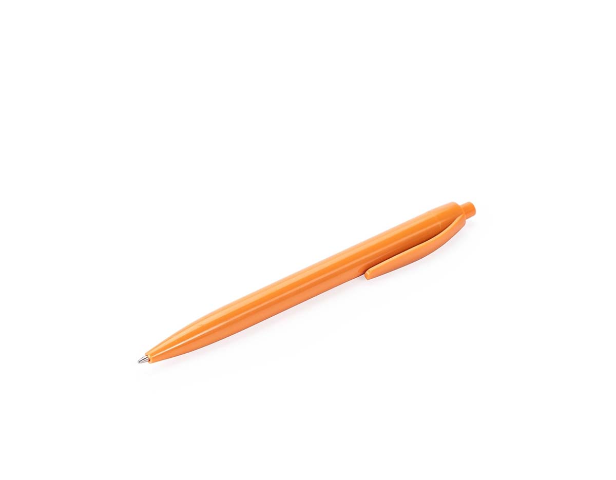 Uma caneta esferográfica que traz toda a eficiência e praticidade exigidas para uma boa escrita no dia a dia. Feita inteiramente em plástico, incluindo ponta, ponteira e clipe, além de contar com acionamento em clique. A caneta também apresenta uma carga azul de 1,0 mm que, aliada à sua construção minimalista e preciso, garante um estilo singular na hora de escrever.