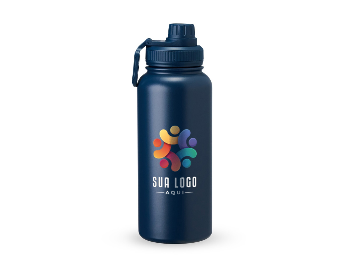 Garrafa térmica inox com capacidade máxima de até 1 litro. A pintura eletrostática garante uma cor mais duradora, dando mais qualidade ao acabamento. Sua parede dupla e isolamento a vácuo mantém o líquido conservado por mais tempo, além de evitar vazamentos. A garrafa conta com uma tampa rosqueável e uma alça retangular.