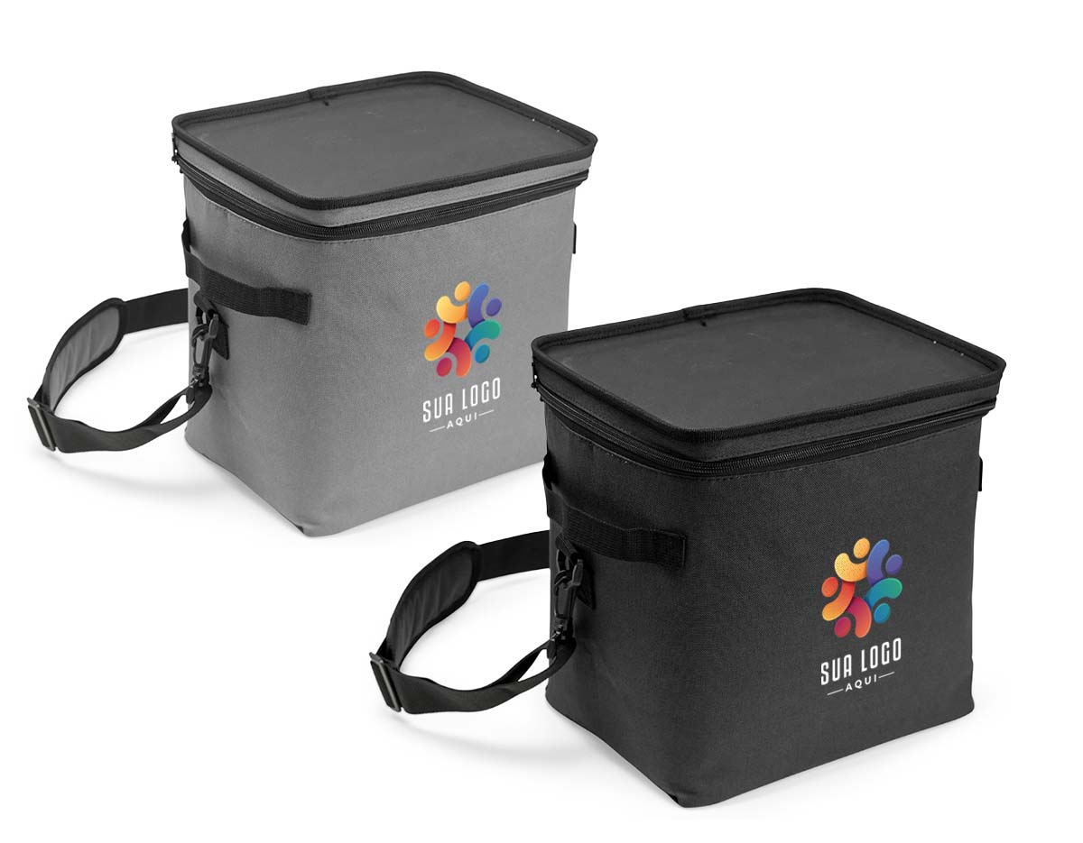 Bolsa térmica de 15L feita em poliéster resistente à água, com revestimento interno em PEVA atóxico. Conserva alimentos e bebidas em temperatura adequada, sem risco de vazamentos. Possui alça transversal removível, ideal para uso diário ou eventos ao ar livre.