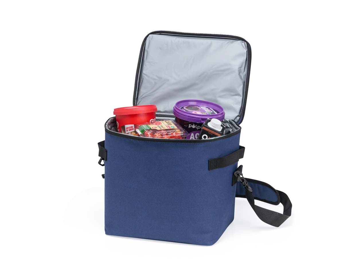 Bolsa térmica de 15L feita em poliéster resistente à água, com revestimento interno em PEVA atóxico. Conserva alimentos e bebidas em temperatura adequada, sem risco de vazamentos. Possui alça transversal removível, ideal para uso diário ou eventos ao ar livre.