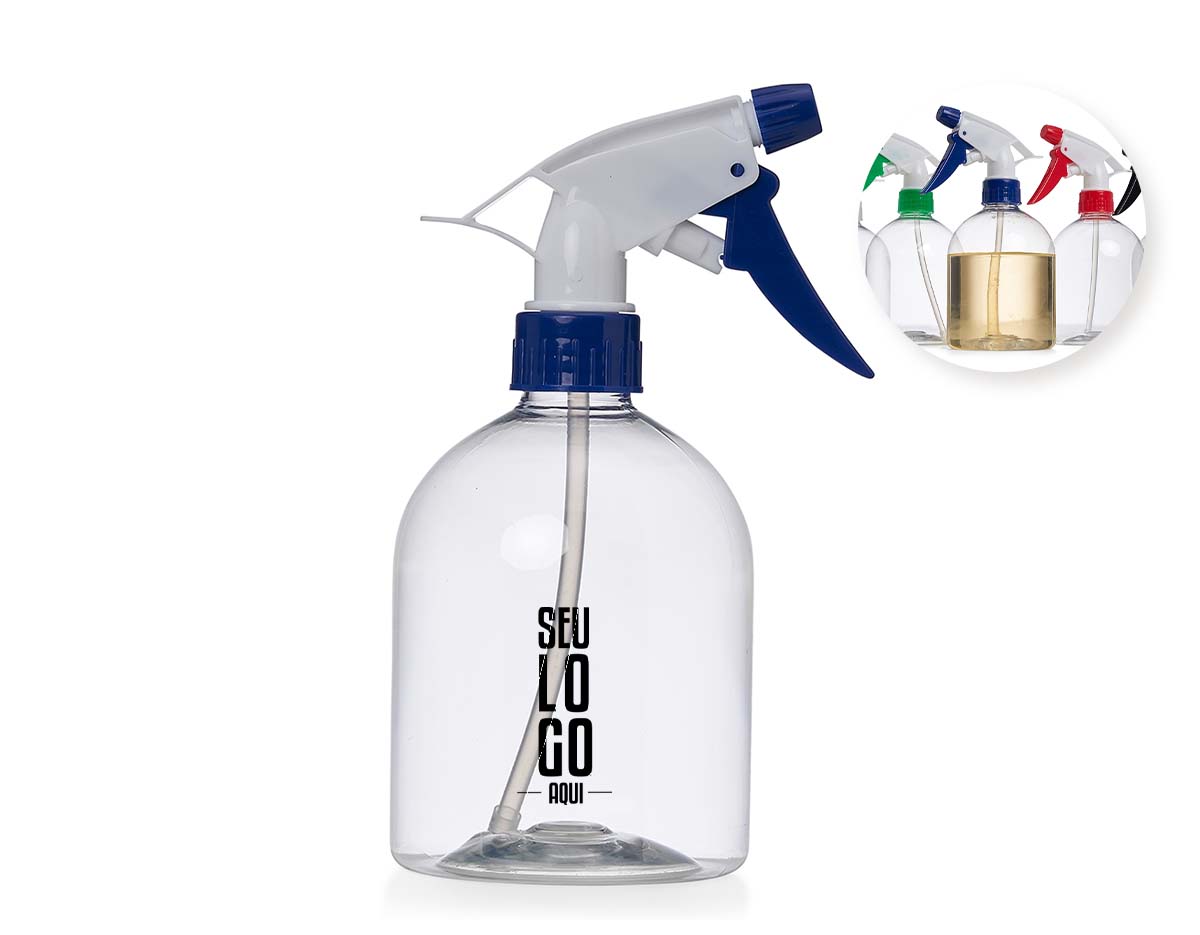 Frasco plástico com capacidade de 500ml, equipado com válvula spray e sistema de regulagem. A ponteira rotativa permite alternar entre os modos jato, spray e trava, oferecendo praticidade e controle no uso de líquidos.