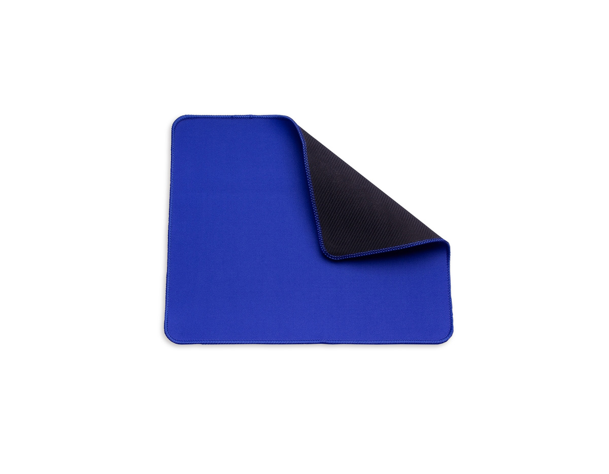 Mouse pad confeccionado em poliéster, com superfície lisa que garante precisão e conforto no uso do mouse. Possui base em borracha antiderrapante, que evita deslizamentos durante o uso.