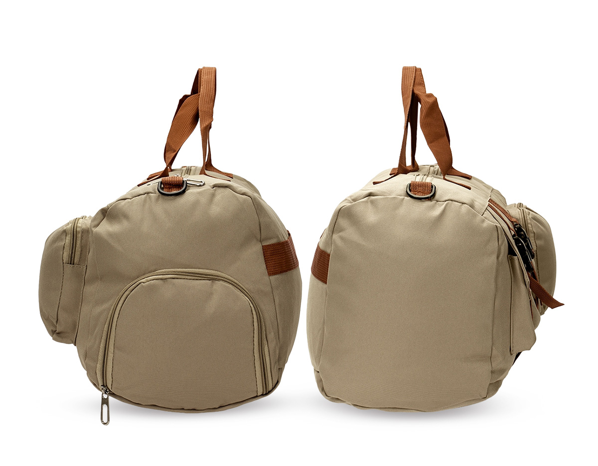  Bolsa confeccionada em Oxford impermeável, fechamento em zíper e capacidade para até 23L. Possui compartimento interno com dois bolsos em tamanhos diferentes. Conta ainda com um par de bolsos frontais, sendo um com fechamento em zíper e outro aberto com fivelas compressoras, além de faixa posterior para acoplar em puxadores de malas. Acompanha alça transversal ajustável.